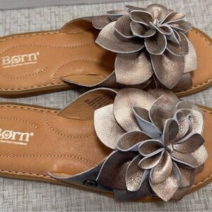 Born Azalea Metallic Floral Sandals Slides 8M NWOT
